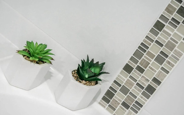 Perfectly Positioned Beachfront Apartment - Unit 6