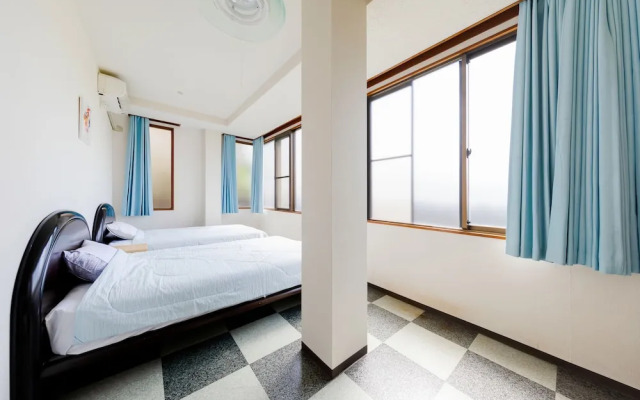 Yolee Guest House