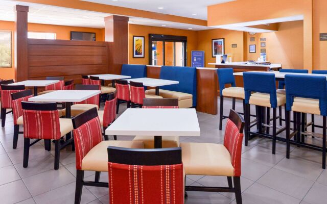 Comfort Inn & Suites
