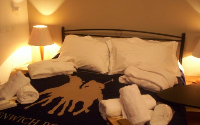 The New Yorkers Hotel