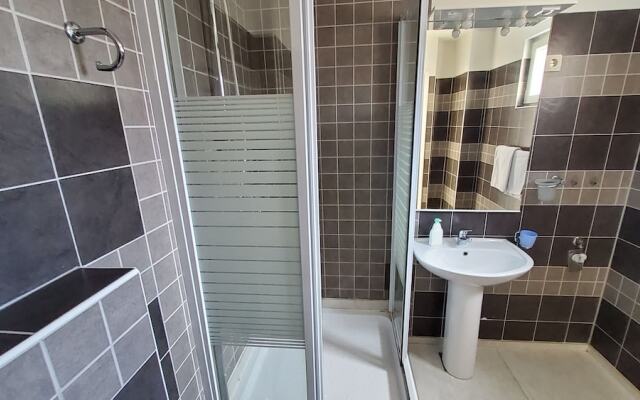 Economy Apartment 12 Sleeps 3 Guests