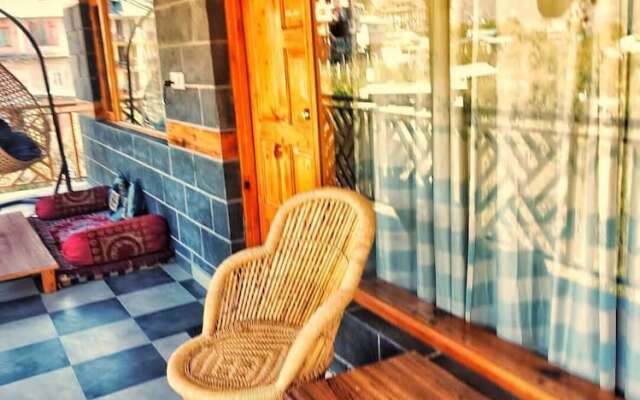 Cafe Saffron & Cottages