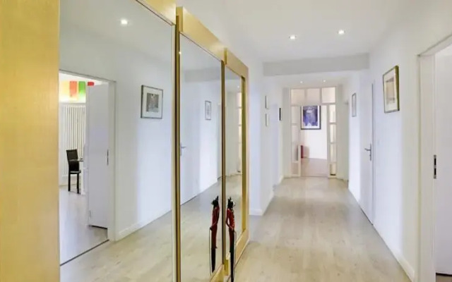 Luxury Design Apartment with Spree View