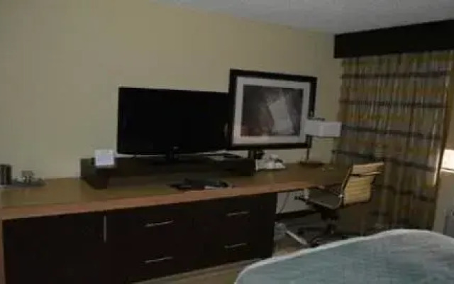 Radisson Hotel Huntsville Airport