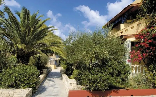 Kalamaki Property Yassou Kriti Kavros Garden