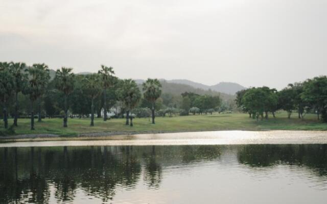 Palm Crescent Huahin Resort