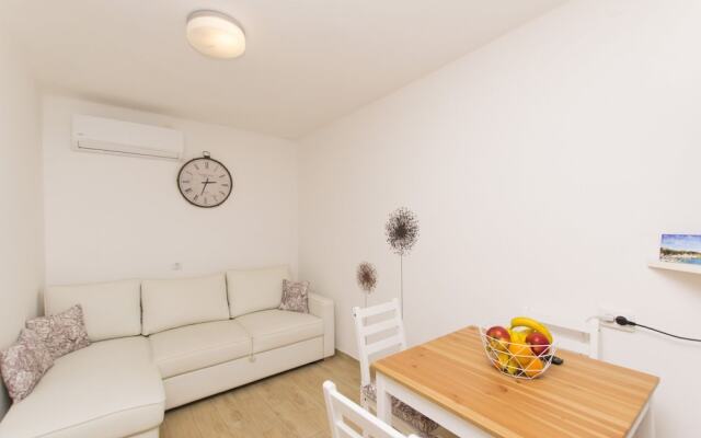 House Anica