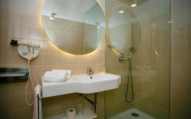 Axis Vermar Conference & Beach Hotel