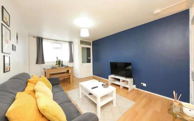 Balcony-freeparking-centrallocation-familyfriendly