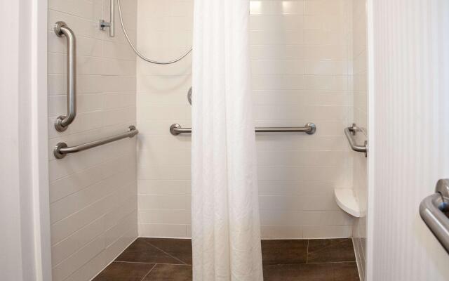 Hampton Inn & Suites Jackson-Coliseum