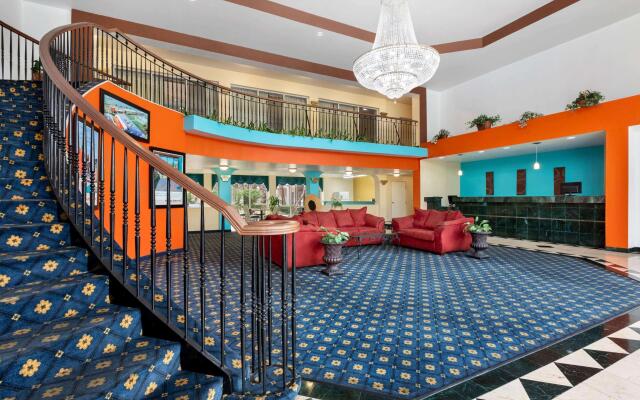 Howard Johnson Suites Central