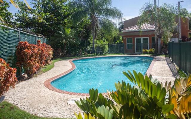 Rooftop Terrace, Shower, Views, BBQ LV 204