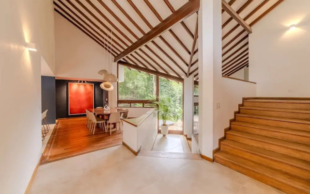 w Incredible 5BR House w Jacuzzi in El Poblado