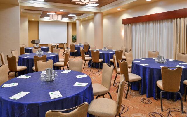 DoubleTree by Hilton Charlotte City Center