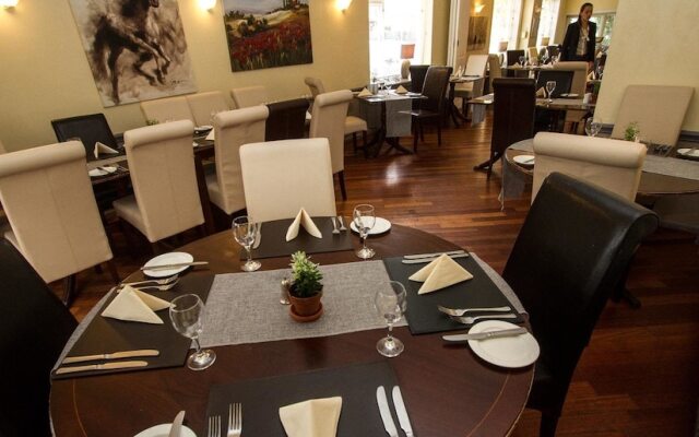 Haigs Hotel