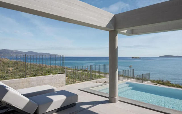 Luxurious Seafront Villa Karystos