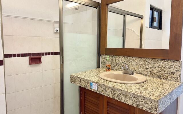 Flamingo Plus by Andiani Travel