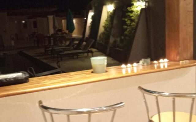 2 logements pour 10 personnes +piscine luxe