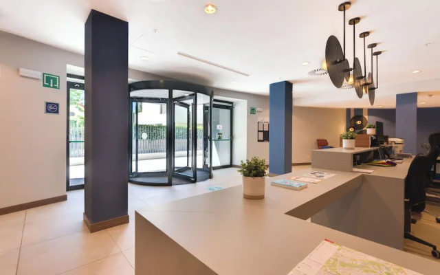 Livensa Living Pamplona Albergue Juvenil