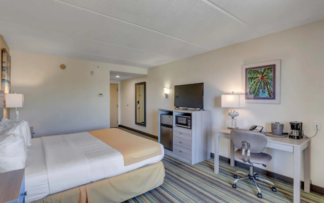 Hutchinson Island Hotel