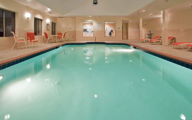 Holiday Inn Express Hotel & Suites Fredericksburg by IHG