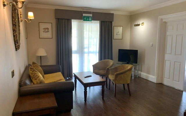 New House Country Hotel