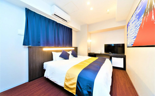 KUROMON Crystal Hotel