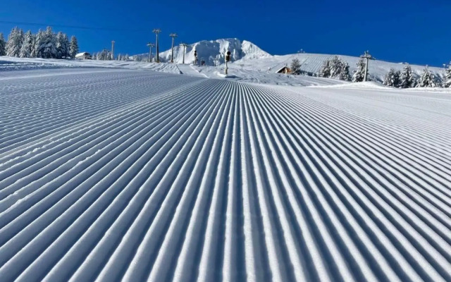 2-bedroom apartment near Bansko with pool and spa