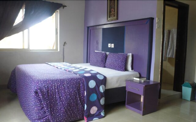 Thornberry Lekki Oxford