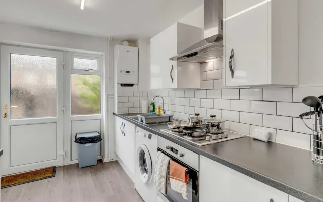 Host Stay Galley Lodge