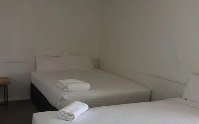 Park Avenue Hotel Motel