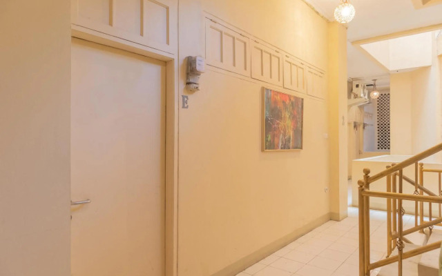 OYO 1111 Pasar Baru Inn