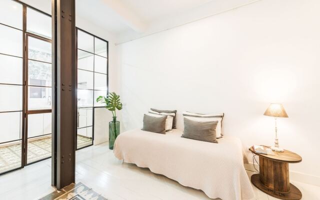 2 Bd Apartment Exclusive Location in Golden Mile. Velazquez II