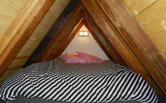 Gîte autonome, La grange a foin, piscine !