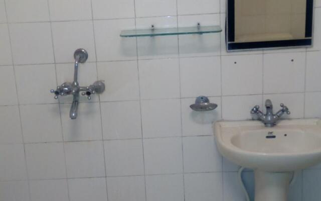 Hotel C M Regency