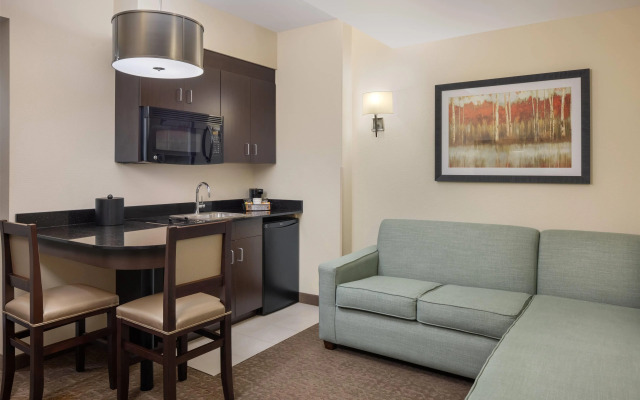 Ramada Plaza by Wyndham Orlando Resort & Suites Intl Drive