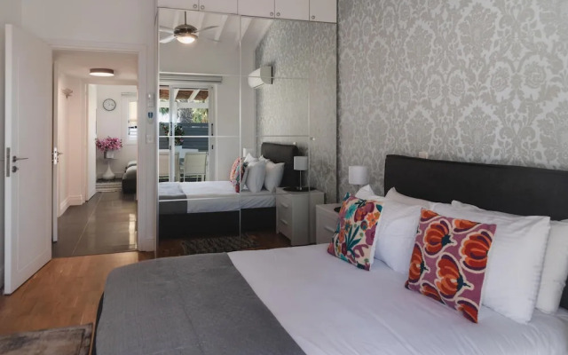 Phaedrus Living Luxury Botanic Residence