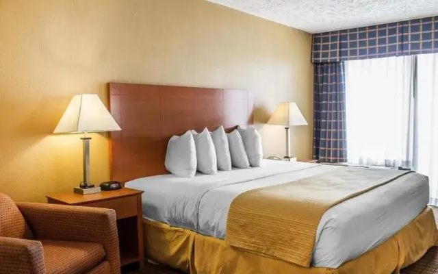 Quality Inn & Suites Conference Center Wilkes Barre