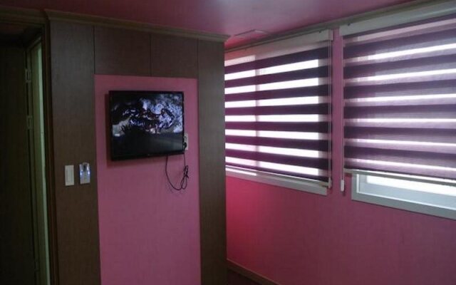 Paldogangsan Guesthouse