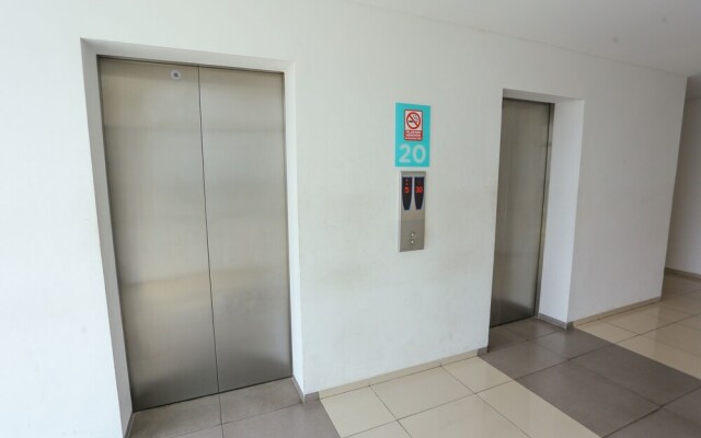 OYO 93432 Tree Room Hotel