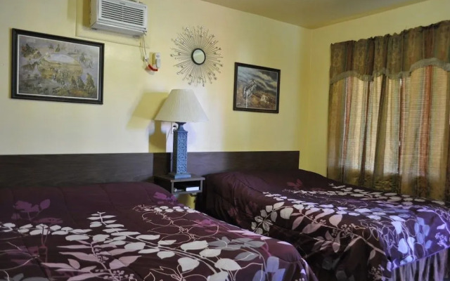 Western Motel Lovell