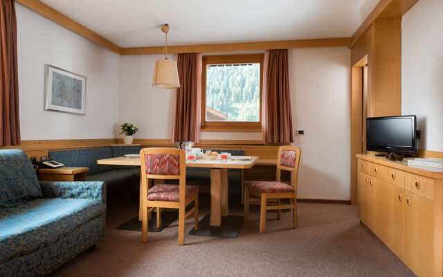 Apartments Lores
