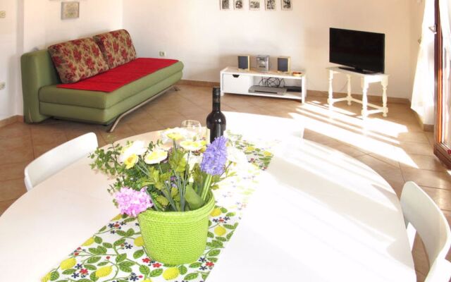 Apartment Culić Ammoudi 10179