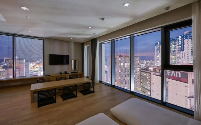 CS Hotel