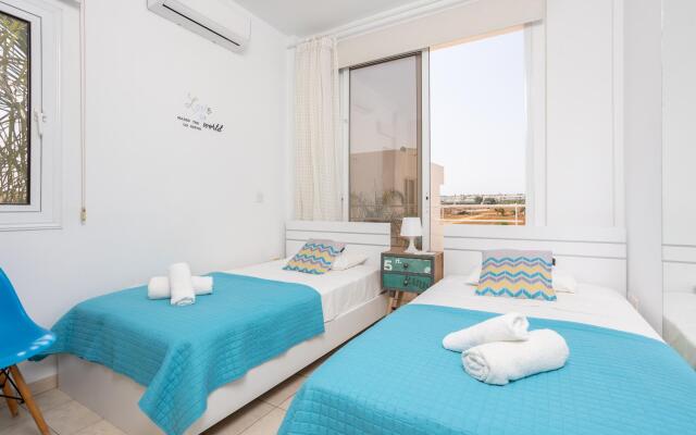 Villa Vitamin Blue in Pernera
