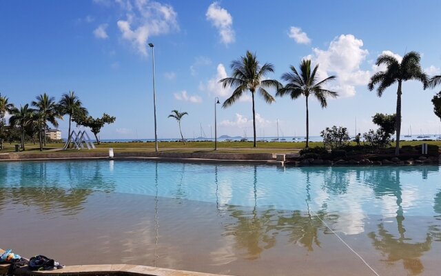 WHITSUNDAY Spacious & Comfortable, Moments from Picturesque Boardwalk
