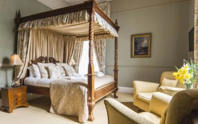 The Manor Hotel
