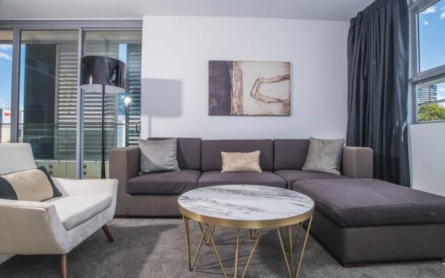 2bed Apartment! Modern Home for 4 at Chatswood