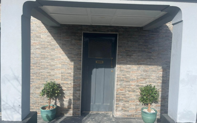 28 on Symonds Lux studio1