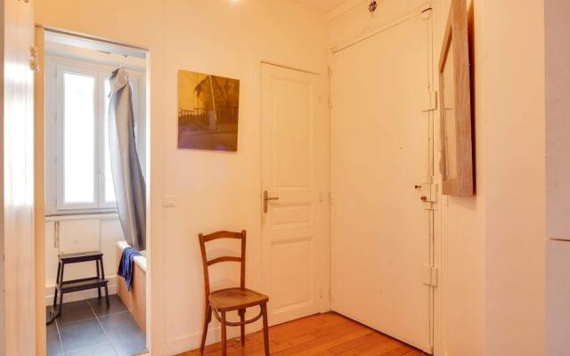 Typical Parisian Apartment Near "Le Palais des Glaces"